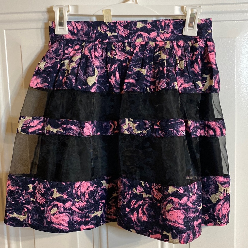 Cute rose print mini skirt